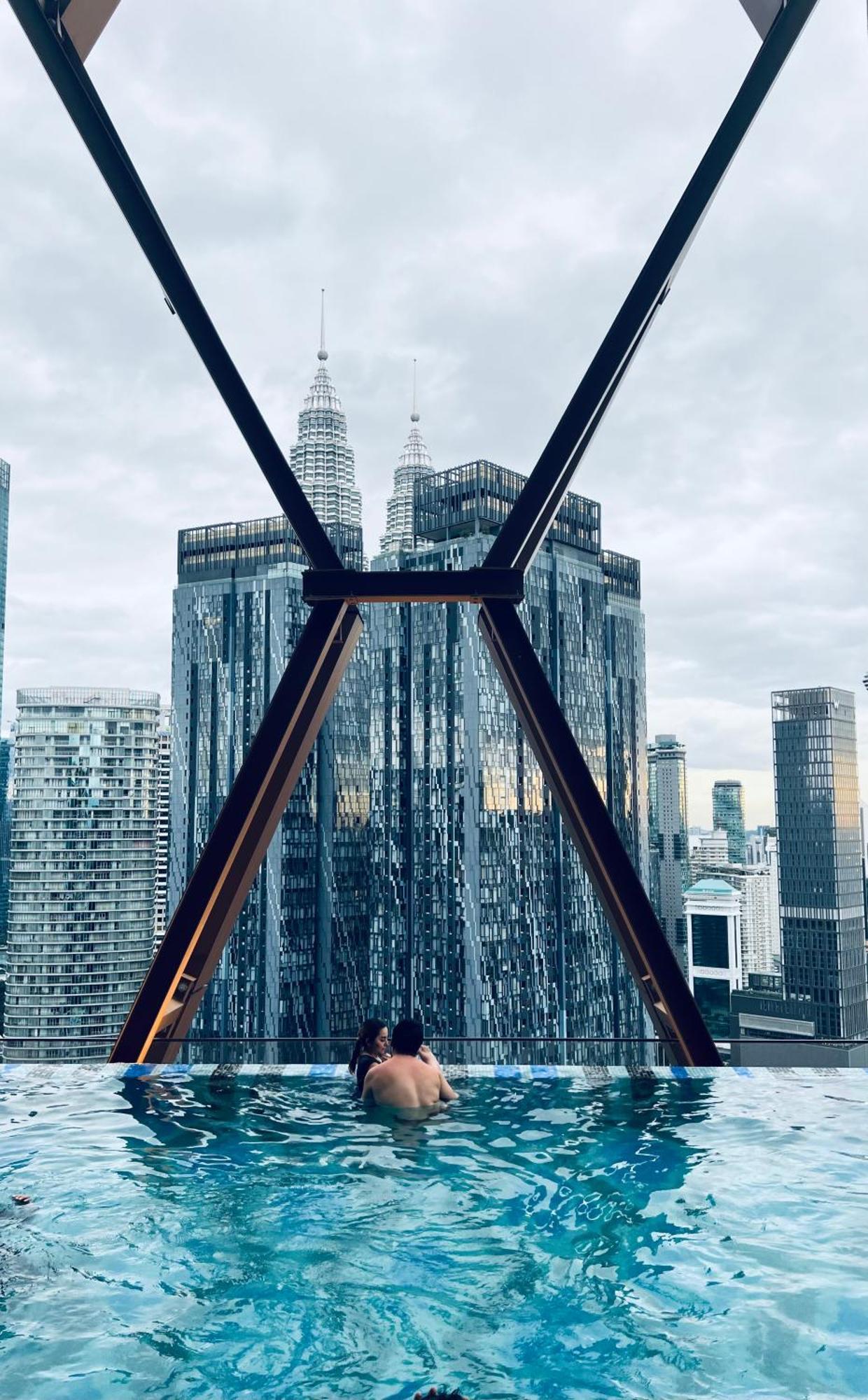 Scarletz Suites Kuala Lumpur By City Center Bagian luar foto