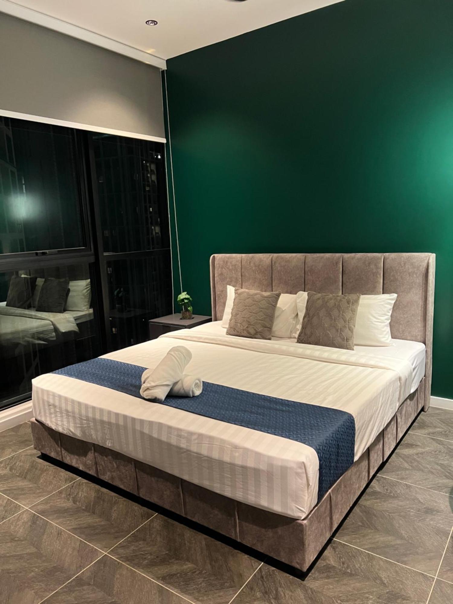 Scarletz Suites Kuala Lumpur By City Center Bagian luar foto