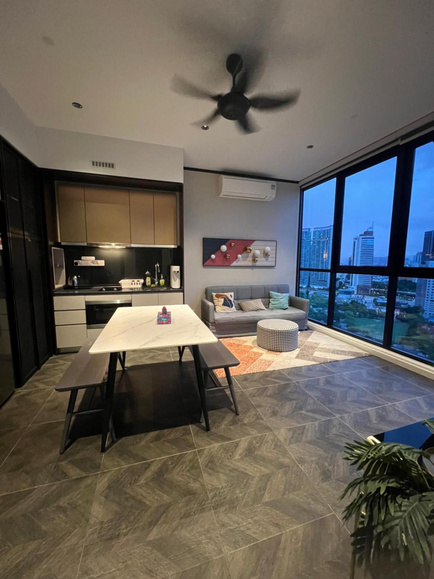 Scarletz Suites Kuala Lumpur By City Center Bagian luar foto