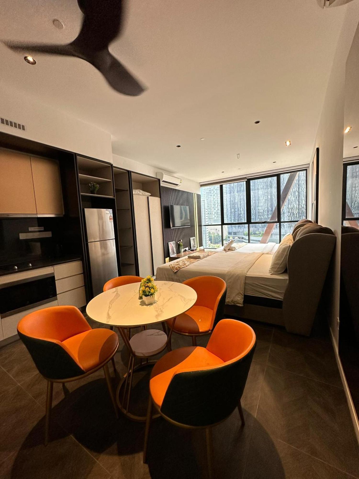Scarletz Suites Kuala Lumpur By City Center Bagian luar foto